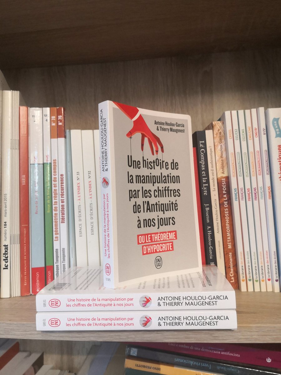 AHoulouGarcia's tweet photo. Mes exemplaires auteur viennent d'arriver ! Être réédité en poche est une grande reconnaissance. Et en plus le livre est très beau, très agréable à feuilleter, que du bonheur ! #JaiLu https://t.co/2USutU2X2n