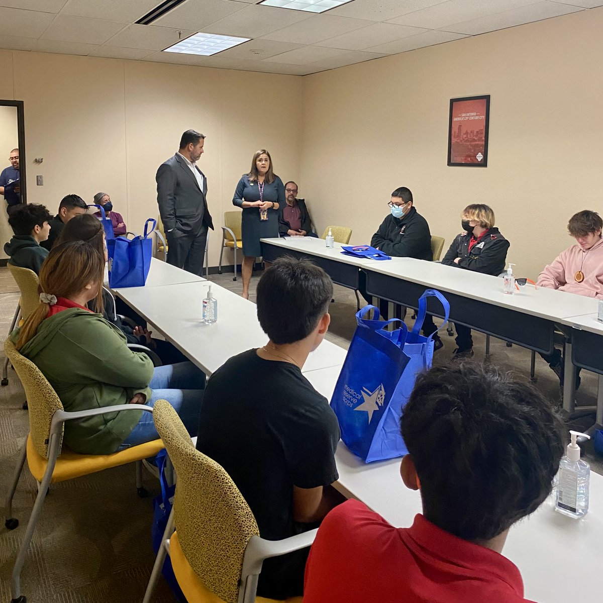 COSAGOV's tweet photo. City Manager Erik Walsh and other City departments spoke to students at the Municipal Court today about the City's role and how everyone can help keep San Antonio safe. #MunicipalCourtWeek https://t.co/HTCzJTKYbl