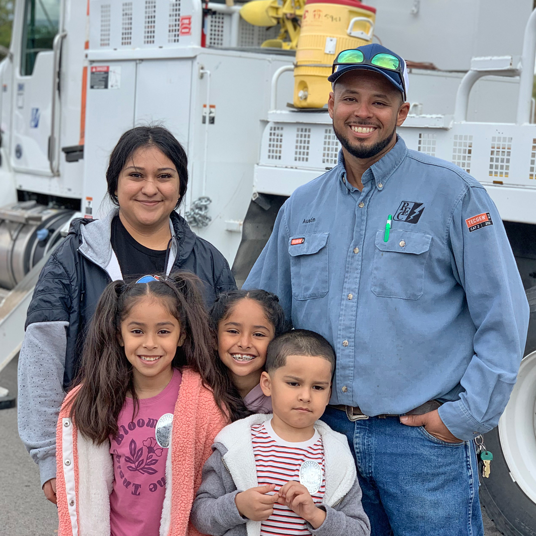 PedernalesCoop's tweet photo. It was an awesome time at the Lake Travis Public Safety Day! The #PEC crew from our #OakHill office shared the tools they use to keep safe while taking care of PEC members. Way to go guys – y’all keep us #PECstrong! 👍👏💙 https://t.co/fx3QLK1a8X