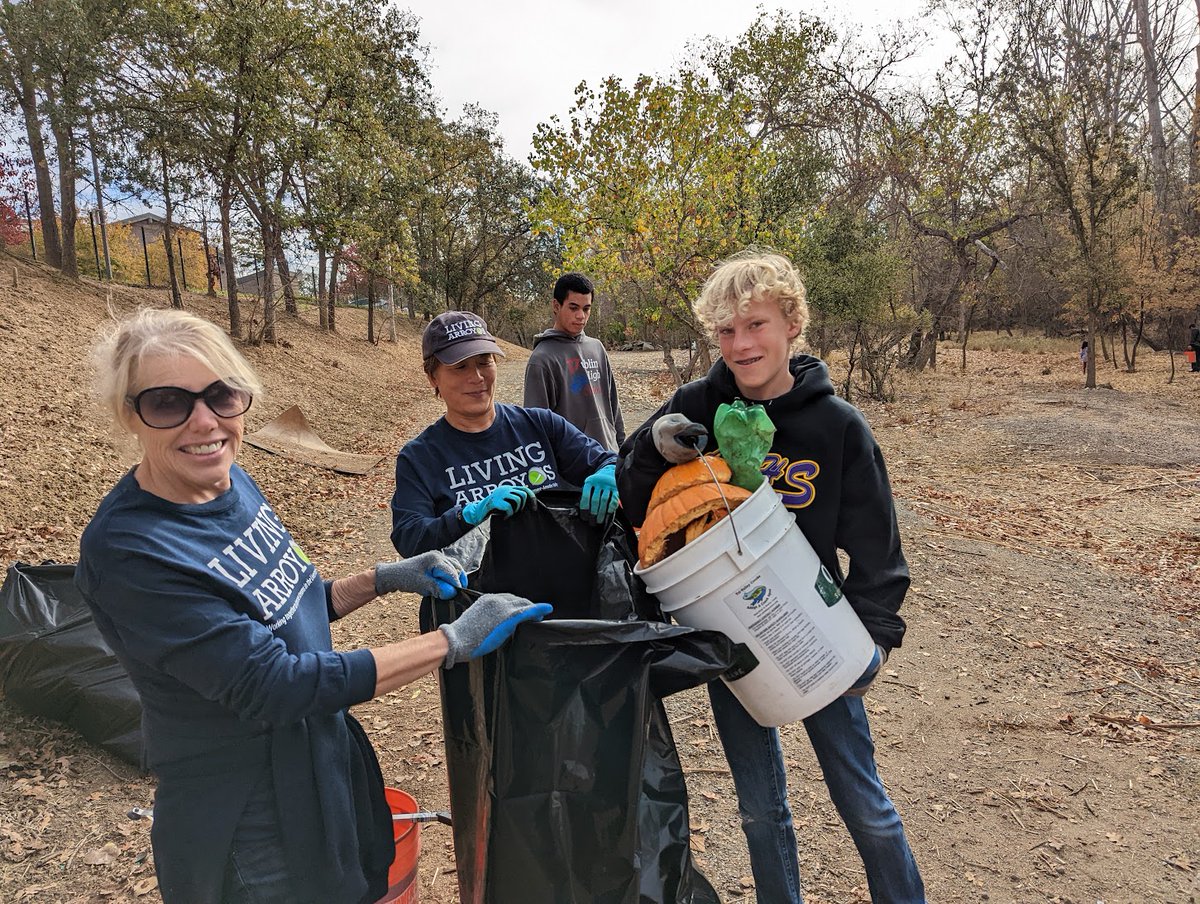 We had 44 volunteers join us this past Saturday, they removed 580 gallons of trash from the Arroyo del Valle at Nevada Street in Pleasanton. Thank you to all our volunteers!