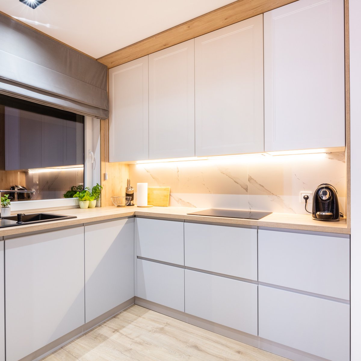 Recurostyling's tweet image. You can't go wrong with a contemporary, white, slab-style kitchen...

Order yours, fully bespoke at recurostyling.co.uk today

#SlabKitchen #ModernKitchen #SmallKitchen #KitchenDesign #KitchenInspo #ModernKitchen