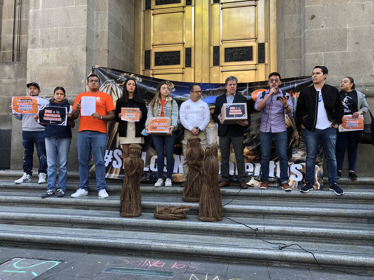 urielesqueda4's tweet photo. Hoy presentamos +40K firmas a la Suprema Corte para exigir respeto a la LIBERTAD RELIGIOSA ✝️
#SiALosNacimientos
#LibertadReligiosa https://t.co/p477tUnLzy