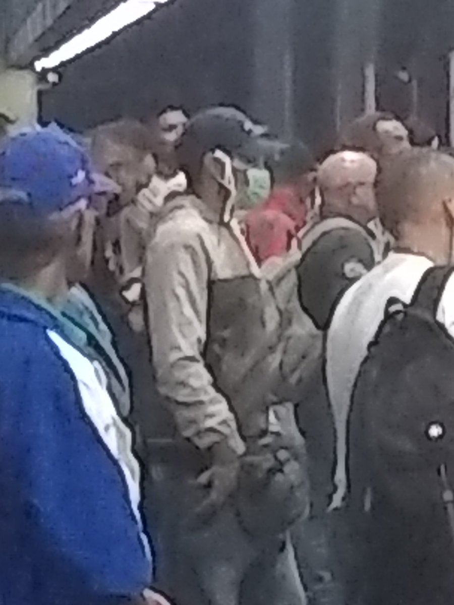 alc_rafa's tweet photo. Atención Fiscal de la República @TarekWiliamSaab @PNBVzla @Cicpc2220 @caracasmetro estas son parte de una banda que roba en el metro plaza Venezuela yo fui víctima y la policía no actuó en el momento exigimos más seguridad en las instalaciones https://t.co/T9HMfNAYQ0
