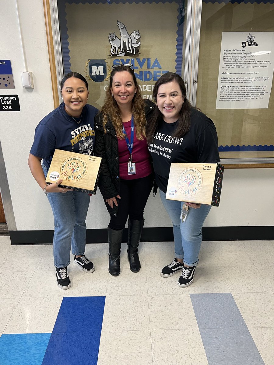 doitbilingual's tweet photo. Excited to embark on this #Home2Home journey! Looking forward to continue building positive relationships with our Wolfpack families in our community.🐺💙 @CREWatDISD @ICanReadDallas @dallasschools @duallanguage @DISDSoutheast https://t.co/qv6dbm2EeA