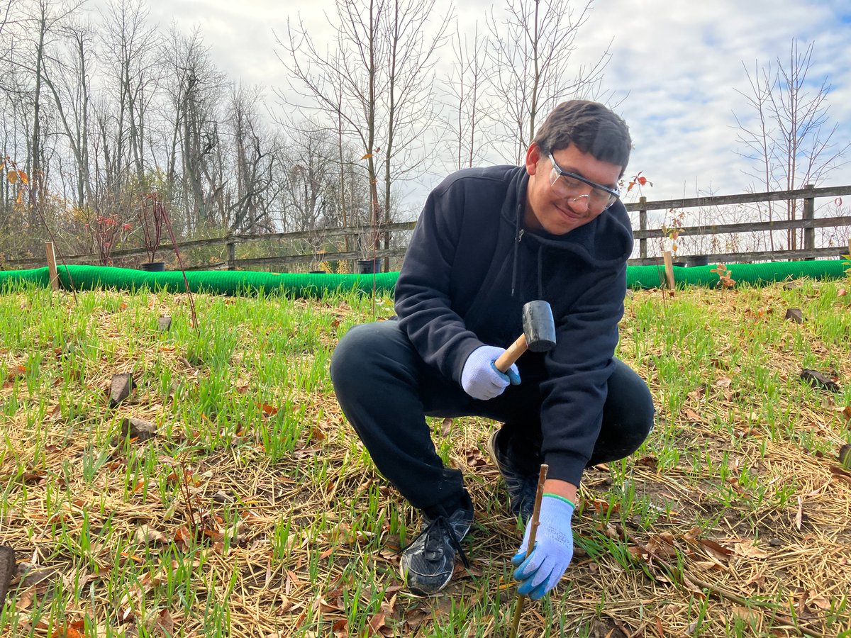 CVC_CA's tweet photo. 2/2.. We are also grateful for the generous support from the J.P Bickwell Foundation and @TDFEF! With their support, youth from across the Credit River Watershed planted 754 native trees and gave extra care to 947 plants! #Youth4theCredit #PlantTreesWithCVC https://t.co/dMLcvkuNVf