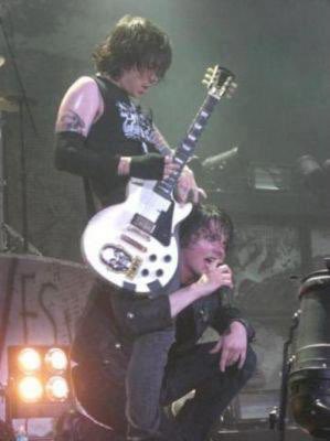 kissofviolence's tweet photo. there isn’t a single mcr song where they need to be doing this https://t.co/FoBPaw0kTq