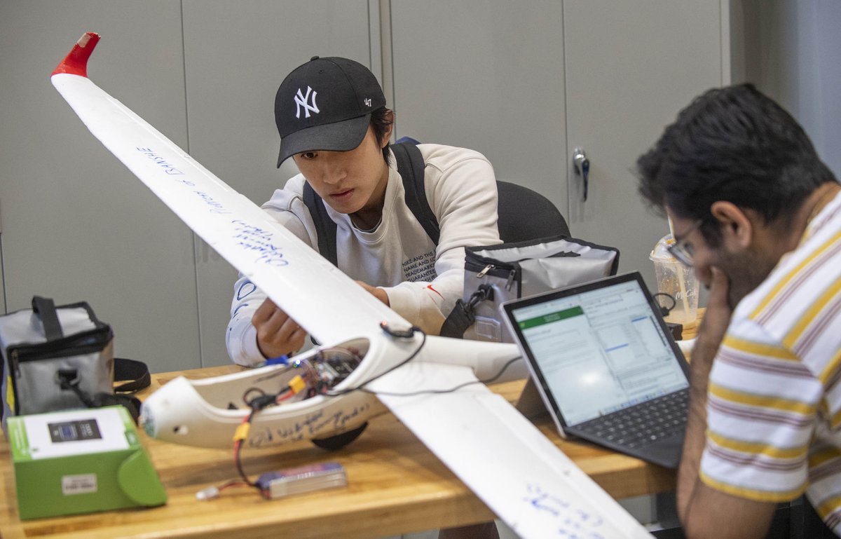 cppengineering's tweet image. Broncos take their planes flight testing in ARO 1011, Introduction to Aeronautics and Air Propulsion Laboratory.