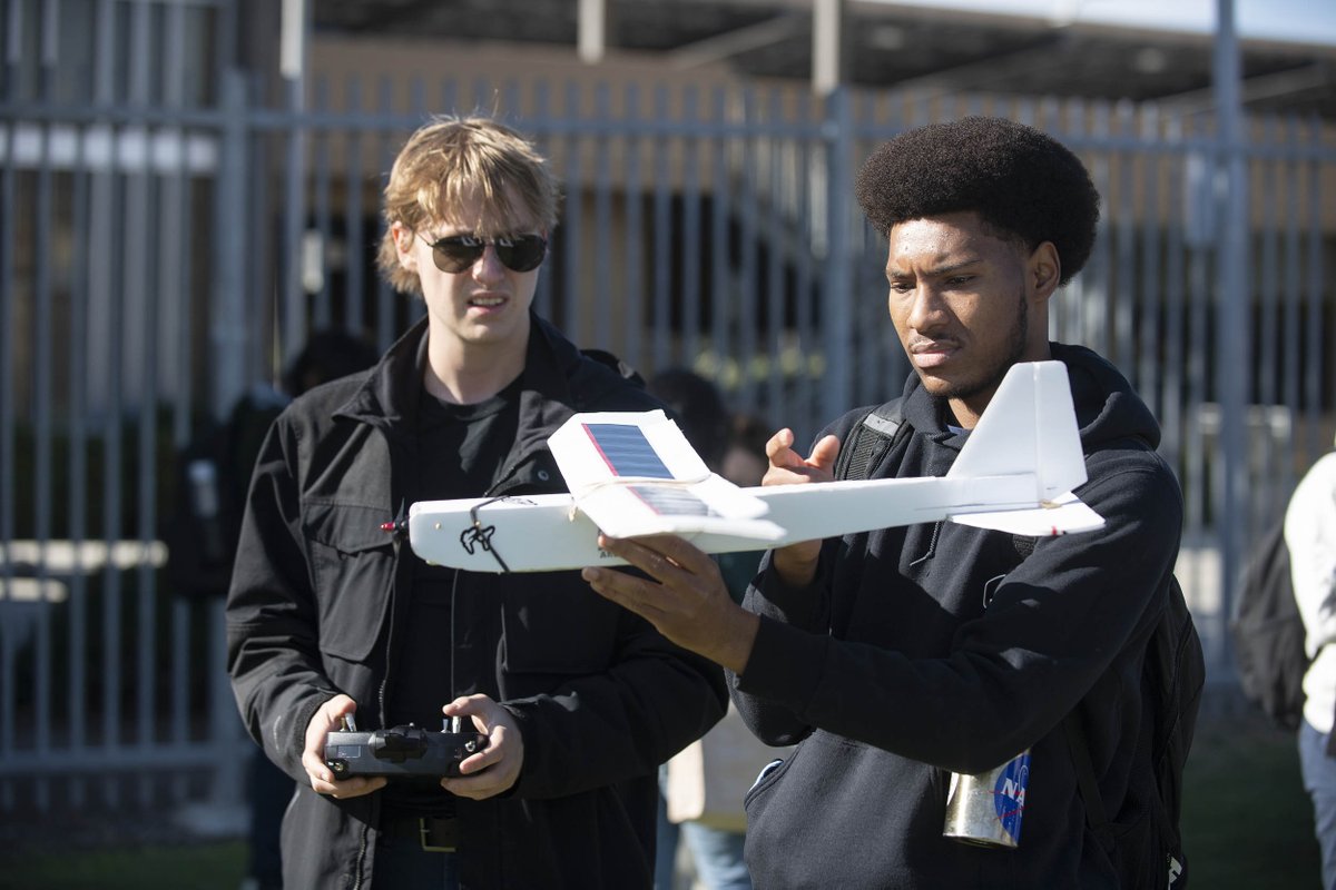 cppengineering's tweet image. Broncos take their planes flight testing in ARO 1011, Introduction to Aeronautics and Air Propulsion Laboratory.