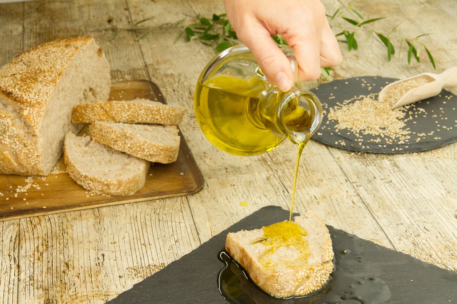 Хлеб с растительным маслом. Уксус в хлеб. Хлеб с уксусом. Уксус в хлеб. Уксус в хлеб.