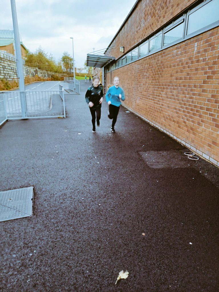 StCecilias_PE's tweet photo. #TrainingTuesday
Relaxed, recharged and ready to get stuck back into training after the break! Great to see so many attend camogie, gaelic and cross-country today ๐. #busytermahead #sportforall #multisport #competitiveseason ๐โโ๏ธ ๐๐โฝ๏ธ https://t.co/kmDKDK6vWi