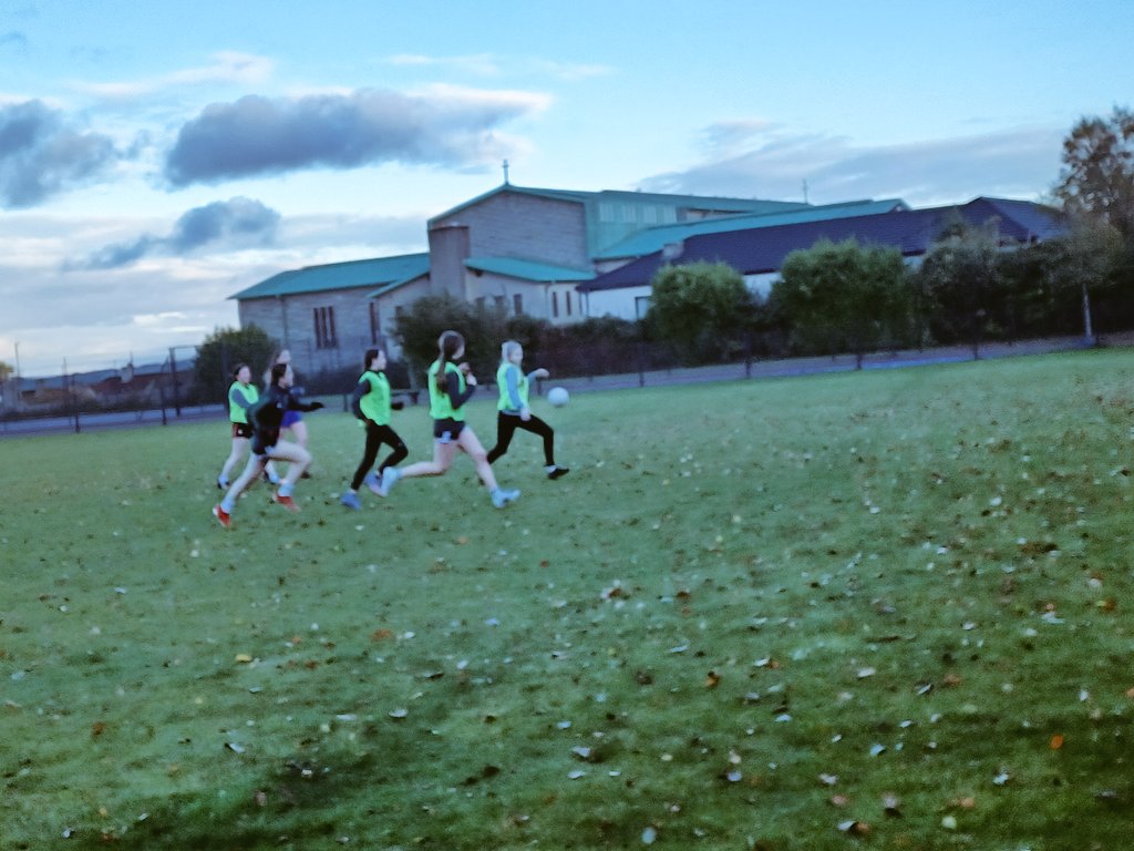 StCecilias_PE's tweet photo. #TrainingTuesday
Relaxed, recharged and ready to get stuck back into training after the break! Great to see so many attend camogie, gaelic and cross-country today ๐. #busytermahead #sportforall #multisport #competitiveseason ๐โโ๏ธ ๐๐โฝ๏ธ https://t.co/kmDKDK6vWi