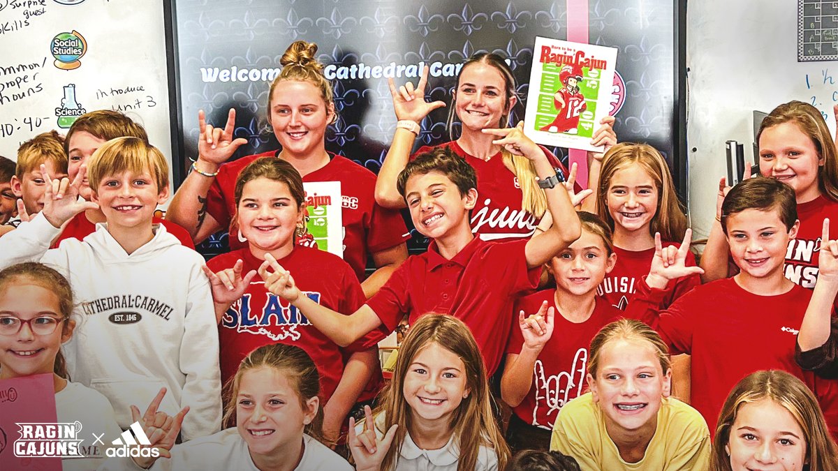 RaginCajunsSB's tweet photo. 📕🏫 Reaching out through 𝐑𝐞𝐚𝐝𝐢𝐧𝐠 𝐢𝐧 𝐑𝐞𝐝.

#GeauxCajuns ⚜️ 
#CajunsInTheCommunity 🤝 https://t.co/gY8K9o1lgX