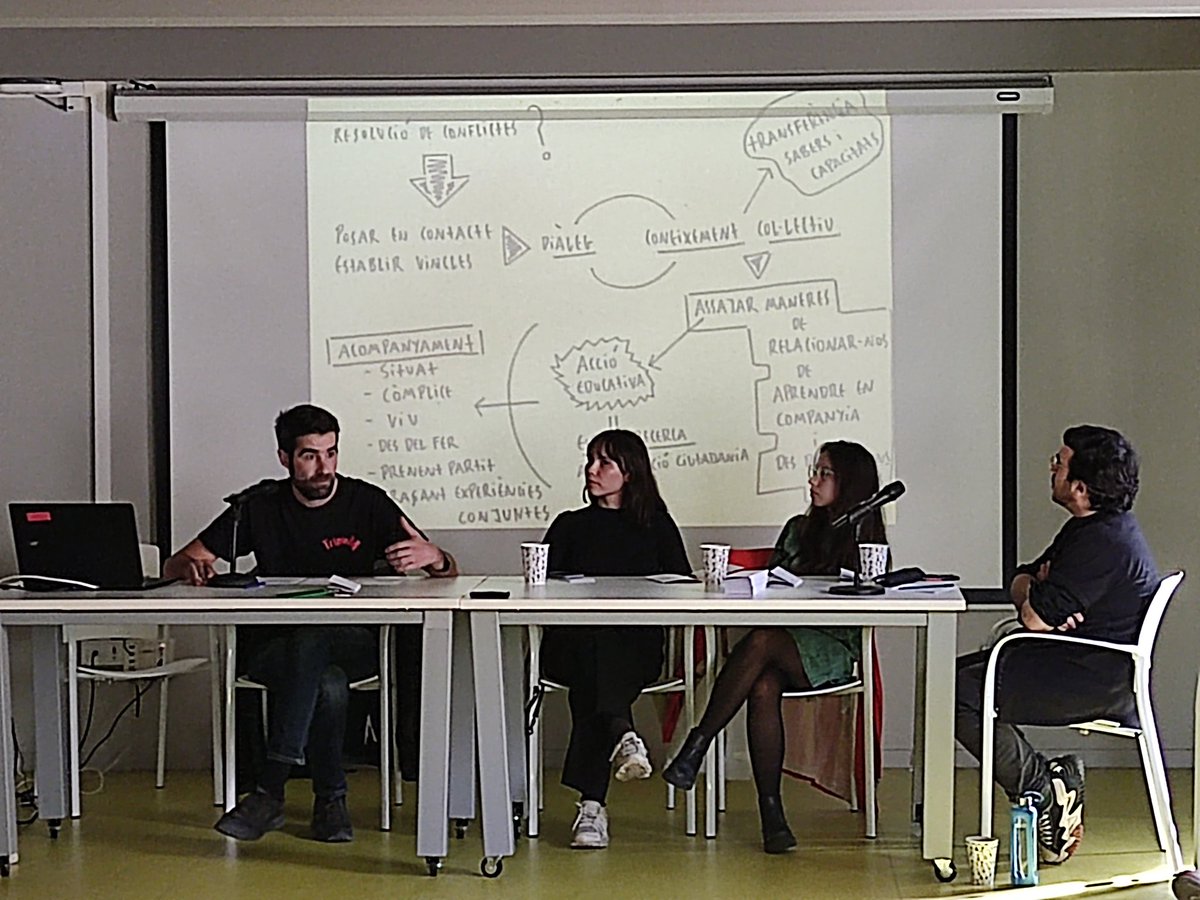 ExperimentemART's tweet photo. Participant de la taula de debat sobre #Mediació amb Pli-é collective, @JordiFerreiro, Joan Ivern (#Experimentemamblart)
modera @fitoconesa en el marc de les sessions de treball de #temporals #CentresCívicsBCN @bcncultura
#culturaieducaciobcn
#ArtiEducacio #CulturaiEducacio https://t.co/YhPCqLLBCA