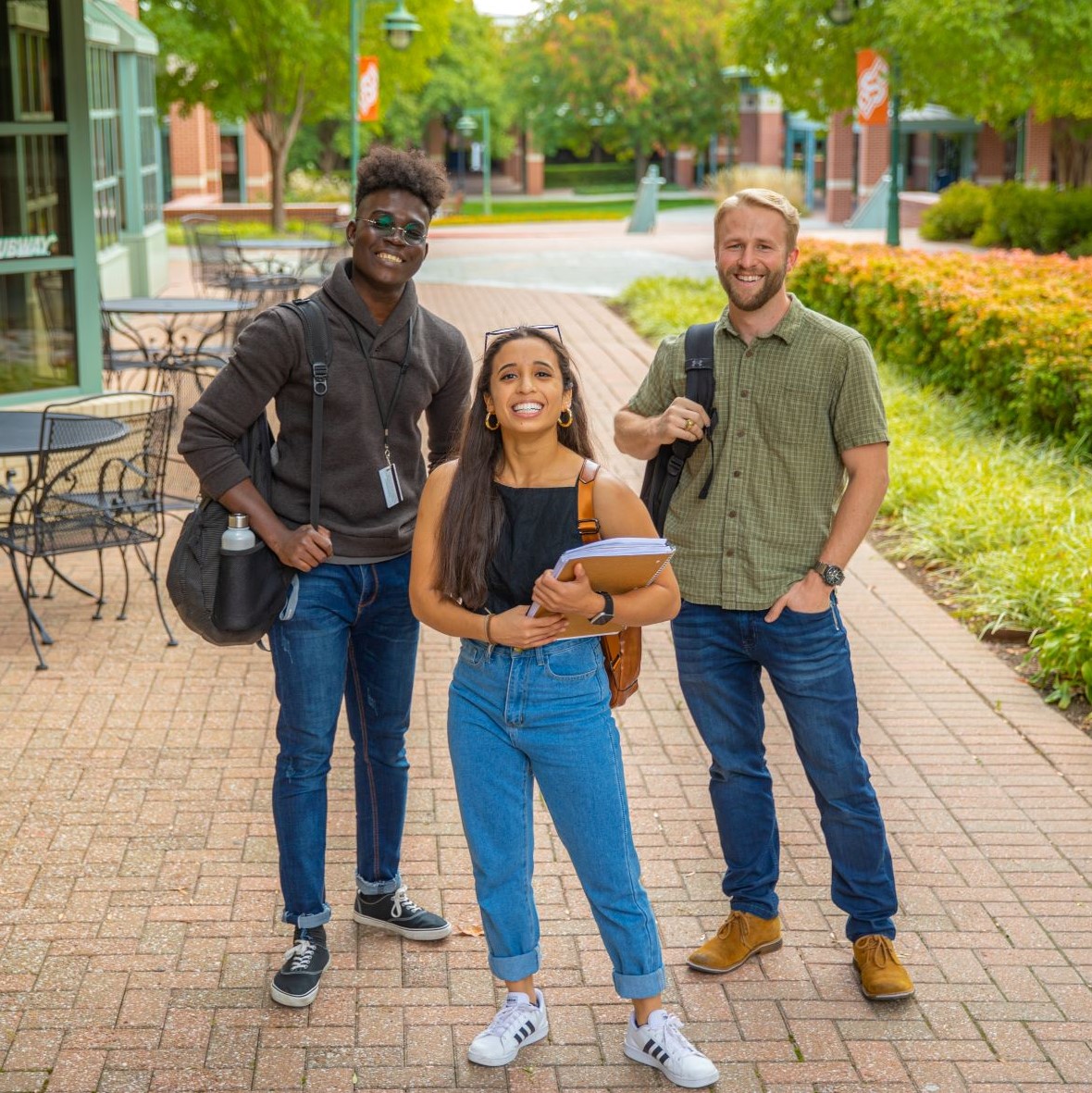 osutulsa's tweet image. Happy #FirstGenStudentDay! We want to congratulate you on your success so tell us if you're a first generation student or graduate in the comments and we'll reply with a fun message!