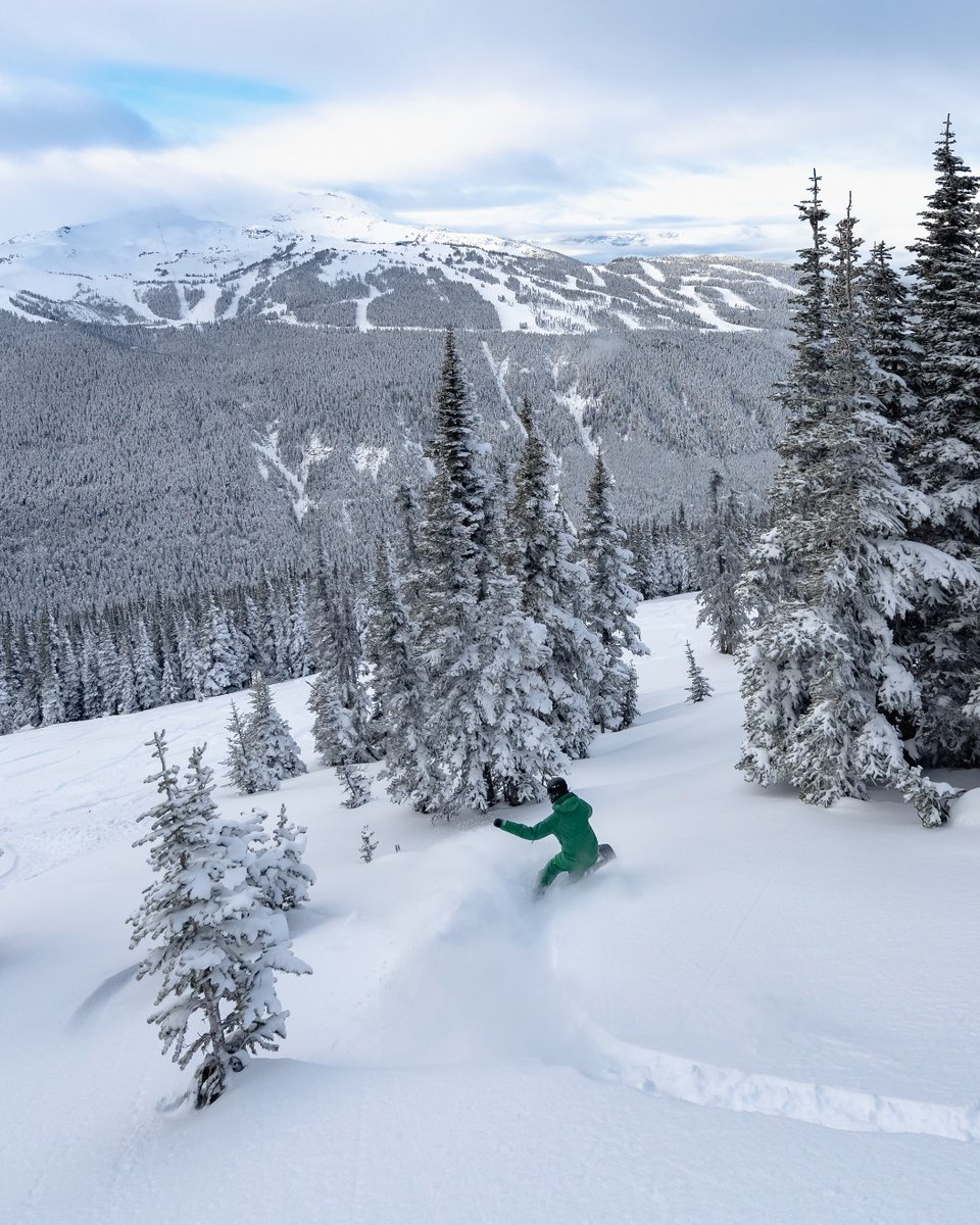 Il est devenu plus facile de visiter Whistler sans test aléatoire ni preuve de vaccination requis! Avec @whistlerblackcomb ouverture le 24 novembre pour le carnet de saison de ski 2022/23 d’ici le 15 novembre pour économiser plus de 40% sur tous les forfaits d’hiver! <a href="/GoWhistler/">Tourism Whistler</a>