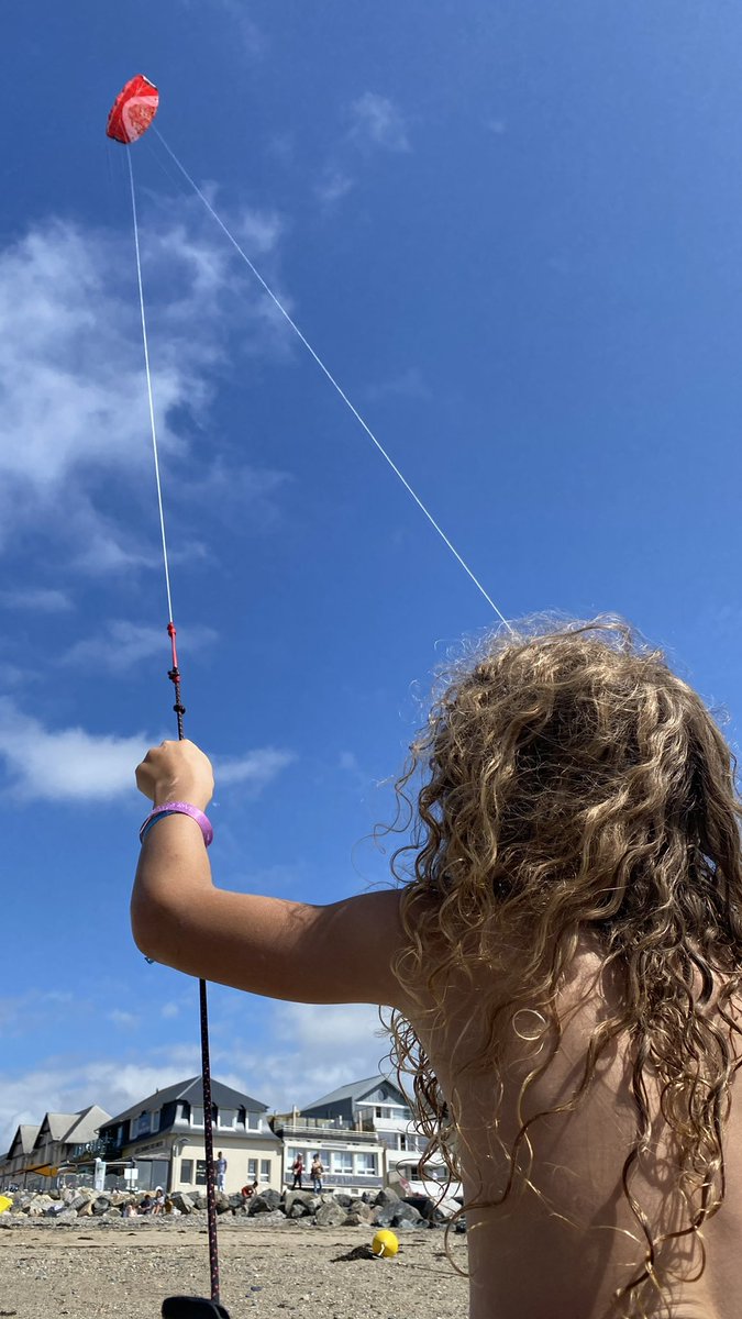 asiatrek's tweet image. Les pieds dans l’eau avec mon fils à Coutainville pour la #BattlePhoto
