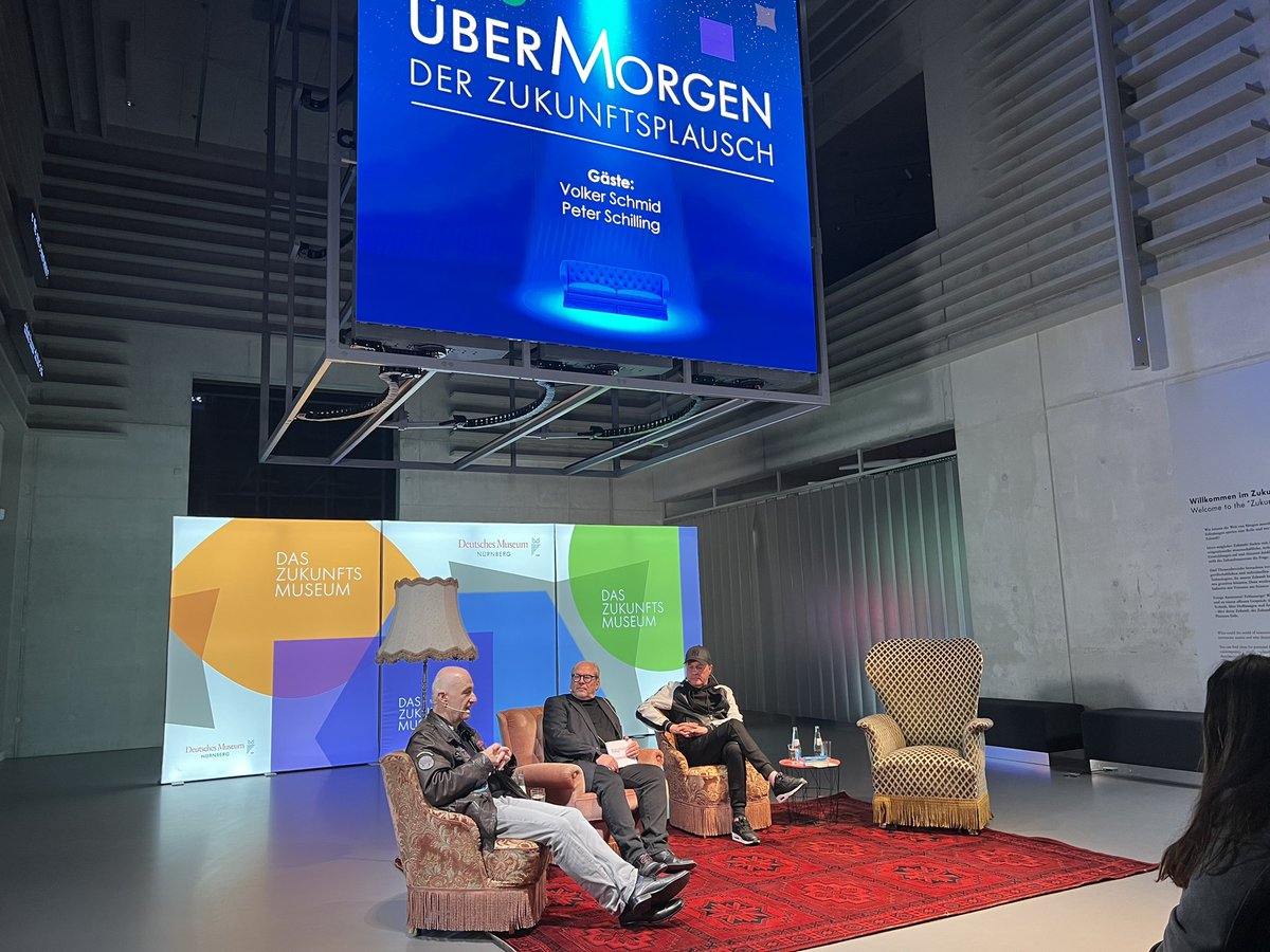 #zukunftsplausch zum Thema Raumfahrt. Dr. Bernd Flessner plauscht mit Missionschef <a href="/esa/">European Space Agency</a> Volker Schmid und Entertainer Peter Schilling <a href="/DeutschesMuseum/">Deutsches Museum</a> @ZiWiS_FAU <a href="/UniFAU/">FAU Erlangen-Nbg</a>