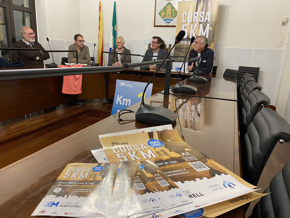 xavifono's tweet photo. Aquesta tarda hem presentat la 23a edició de la Cursa de Martorell, que se celebrarà el pròxim 20 de novembre i comptarà amb 5 km de recorregut per als adults i tres modalitats de cursa per a infants.
Gràcies al Martorell Atlètic Club per organitzar, https://t.co/ngJqlqH8KA