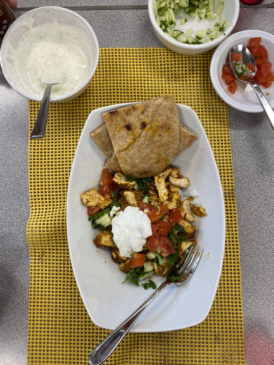MsCpalmieri's tweet photo. HFA4U students making chicken shawarma bowls! Well done! @STAFlames https://t.co/h1FX9f1zml