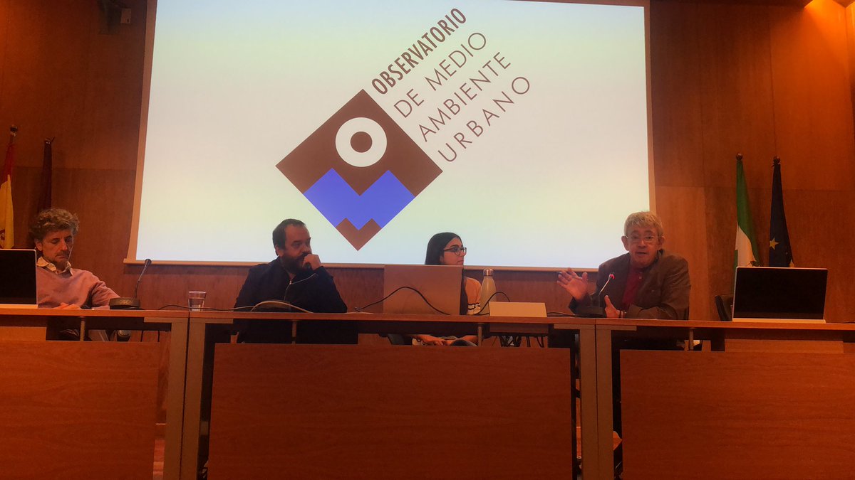 PaoJMA's tweet photo. Empieza la mesa del OMAU de la ciudad de los ciudadanos @OMAUmalaga https://t.co/aFLJhiKmdA