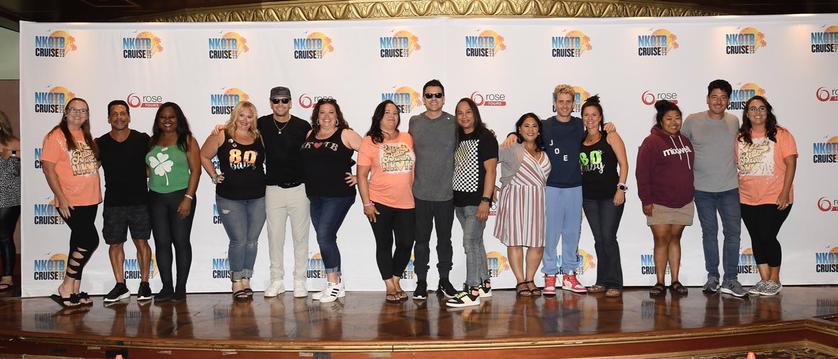 Only1Sable's tweet image. @NKOTB @DonnieWahlberg @joeymcintyre @JonathanRKnight @dannywood &amp;amp; Jordan thank you for making this girl's dreams come true for a 2nd time! We made new friends for a lifetime, had the time of our lives on the Lido &amp;amp; shared 4 days of joy with our favorite guys! #loveeternal 🤖❤️