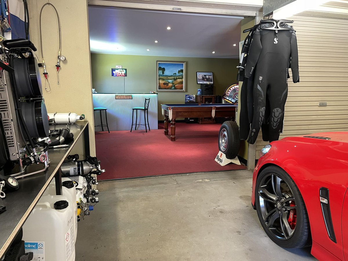 MarkKTozer's tweet photo. All ready for the up coming dive seasons “post dive hangout” #decobar https://t.co/5lL0XT4DRt