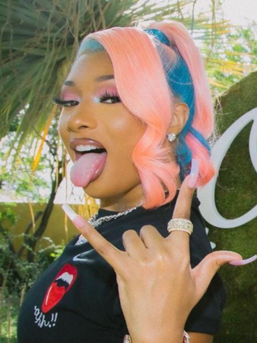 Faeyi⁷ 👩🏾‍🚀 on Twitter: "RT @queen_stallion1: Let’s talk about how - How Tall Is Megan Thee Stallion? Rap Queen’s Height Uncovered