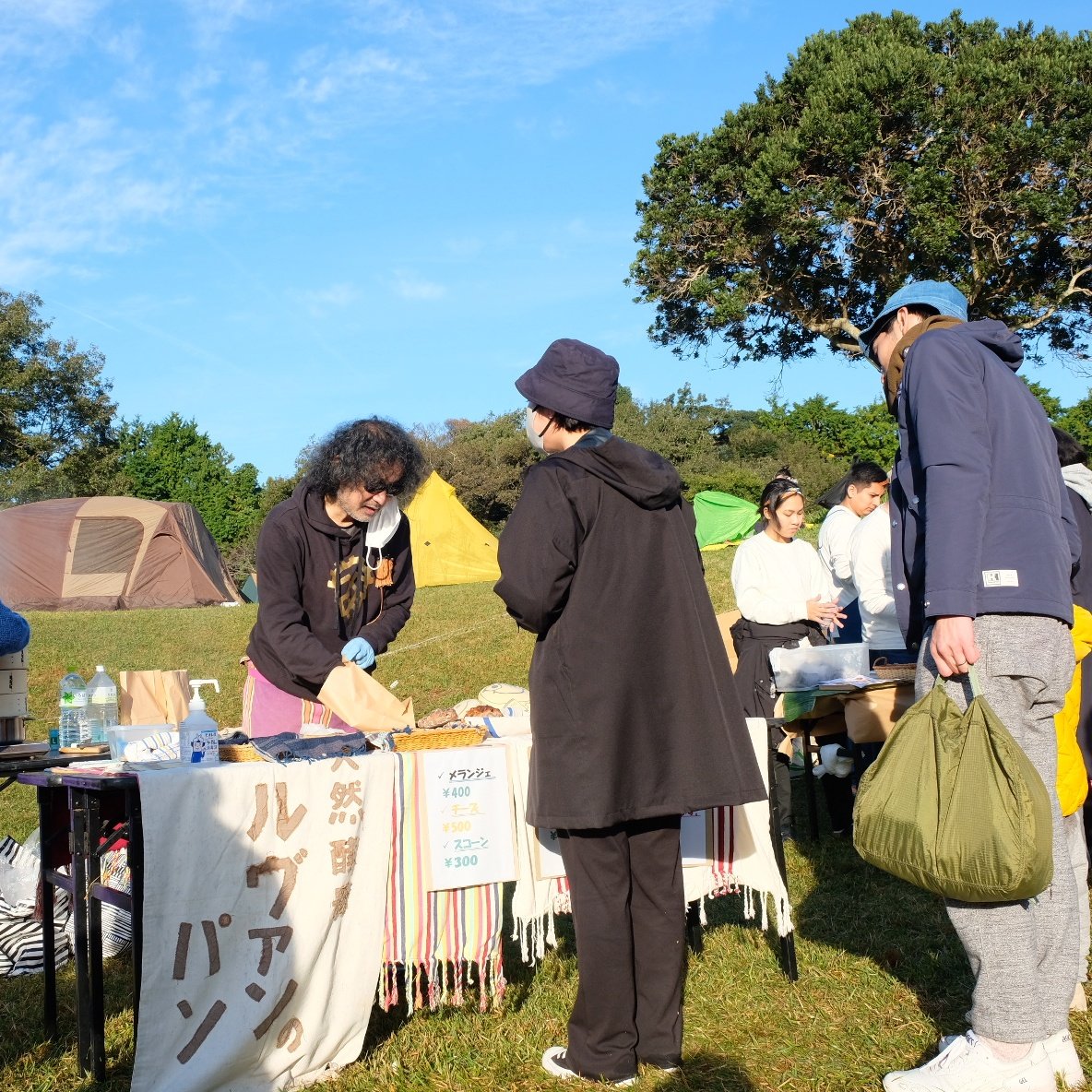 coffeebotan_ryo's tweet photo. 今なおFRUEの余韻。ピノ・パラディーノもサム・ウィルクスもPOWDERもあれやこれやも素晴らしかったけど、ルヴァンのパンの美味しさに心震えた。来年もあの場所であの時間にあのパンを食べたい。 https://t.co/LXBDdbjHLF
