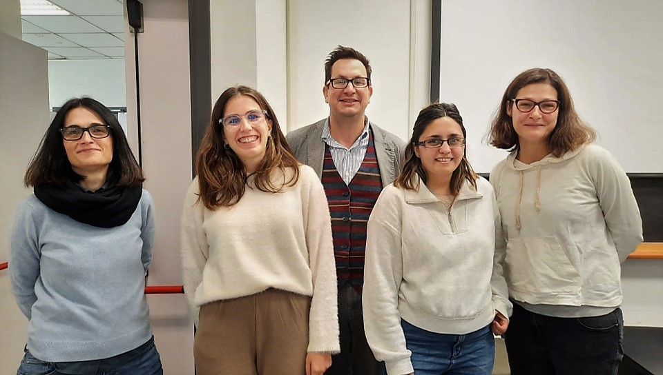 micro4nano's tweet photo. Yanina from @unc_cordoba and Marta from @nanomoltech at @unipr, doing their secondments! 👩🔬👩💻🌎✈️💊 #H2020 #MSCA #research #micro4nano https://t.co/ovFLiyDvzm