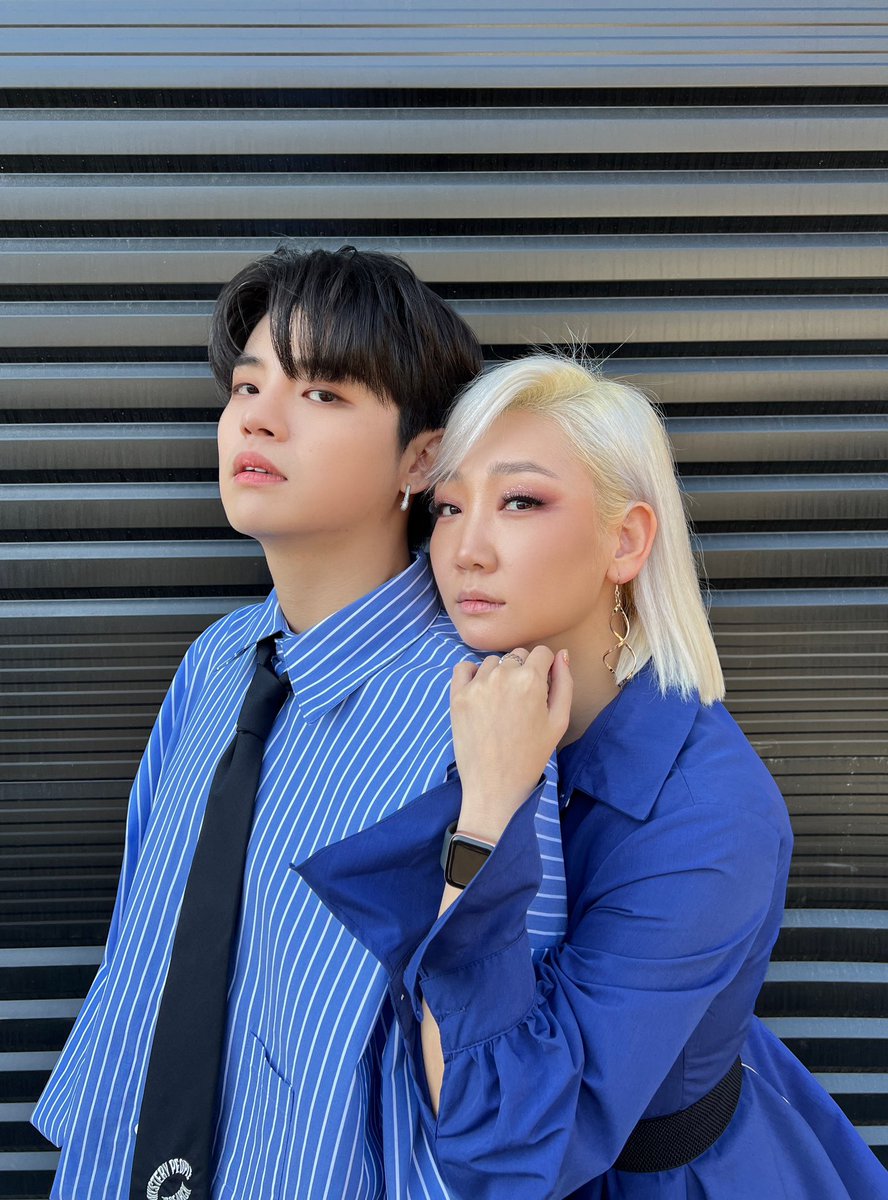 esnathesinger's tweet photo. 리더의 바톤 터치 받은 진석이 ㅋㅋ 

#에스나 #지진석 #ARTISTOCKGAME #아티스탁게임 #eSNa https://t.co/KWyiGqYBmf