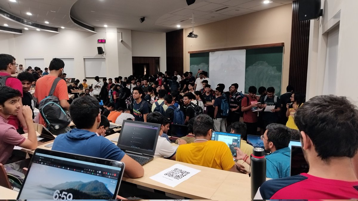 VKG0908's tweet photo. The turn up for #ReefWeb3Days seminar is insane.
@Reef_Chain
People turning up for a lecture on a holiday. https://t.co/Z9KZ7rqQT4