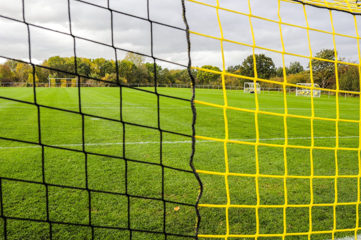 T6FOOTBALLACAD's tweet photo. The pitch is looking in excellent condition ahead of tomorrow’s fixture for the girls as they take on Leeds United. Meanwhile the lads travel to Burnley FC. Both 1:30pm KO. Updates to follow tomorrow… https://t.co/mQDDJpw8mh