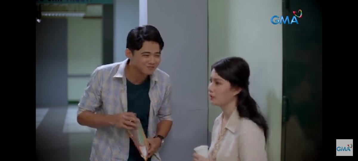 Who thought that we will be needing Elvin and Dahlia for kilig vibes every night. Super cute nilang 2. Really lovin their tandem. @carlosanjuan_ is bringing so much knight in shining armor vibes to Dahlia. So adorable actor! #MPLBantaKayLily CarloSJ As Elvin | #CarloSanJuan