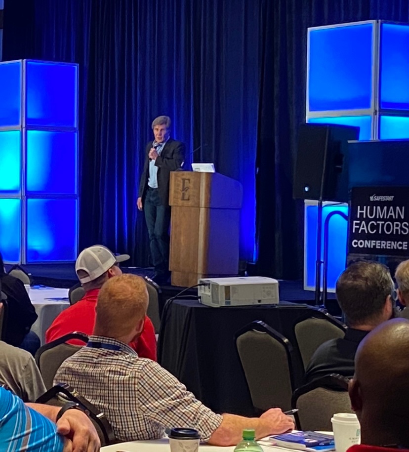 SafeStart's tweet photo. The conference has begun! Our emcee Mark MacLellan introduced opening remarks from Larry Wilson and our opening keynote speaker John OβLeary. #hfc22 #humanfactors #safestart https://t.co/piNo4fxOOW