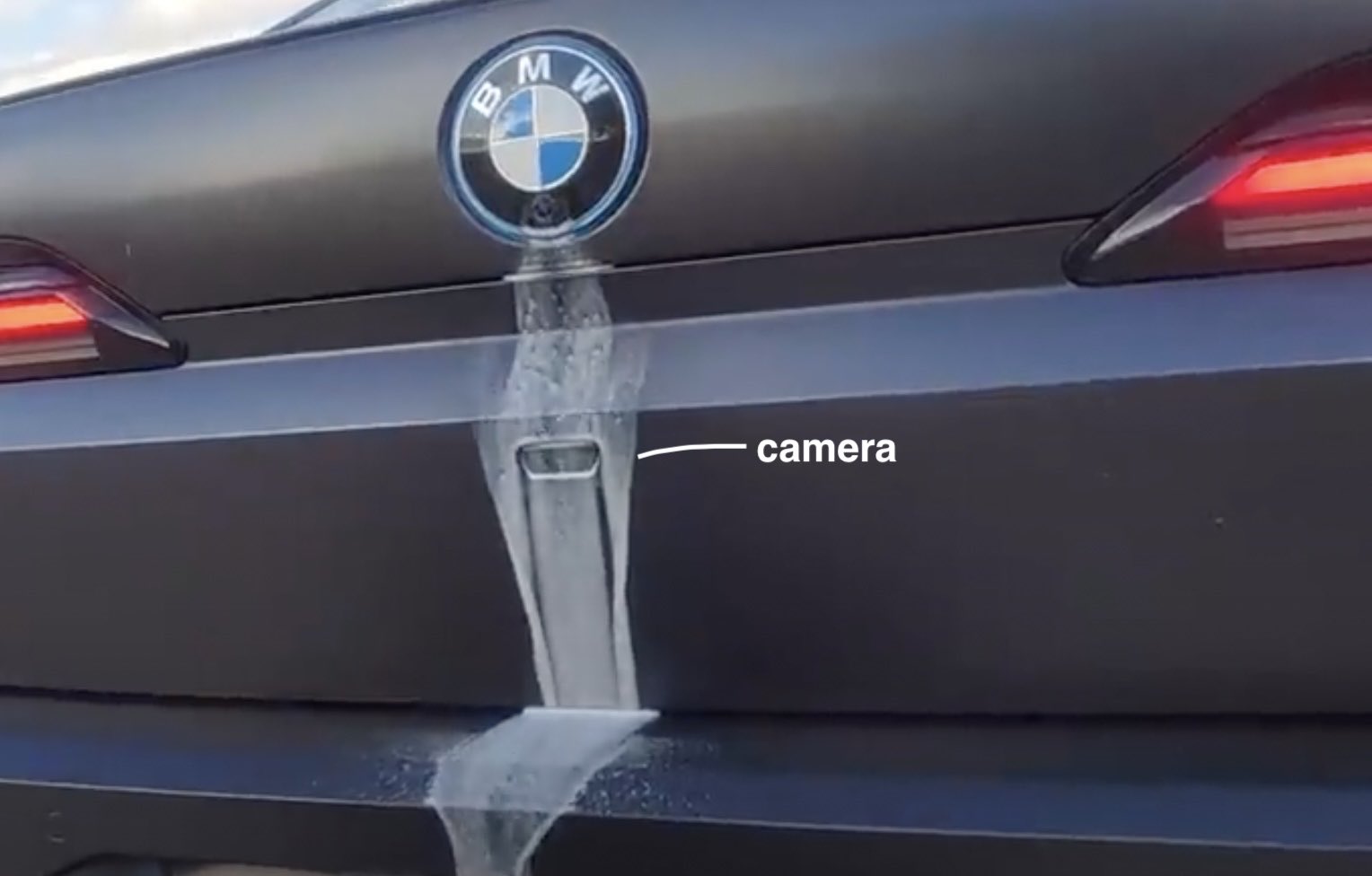 stekkerauto 🚗⚡️ on Twitter "BMW i7’s rear camera cleaning mechanism