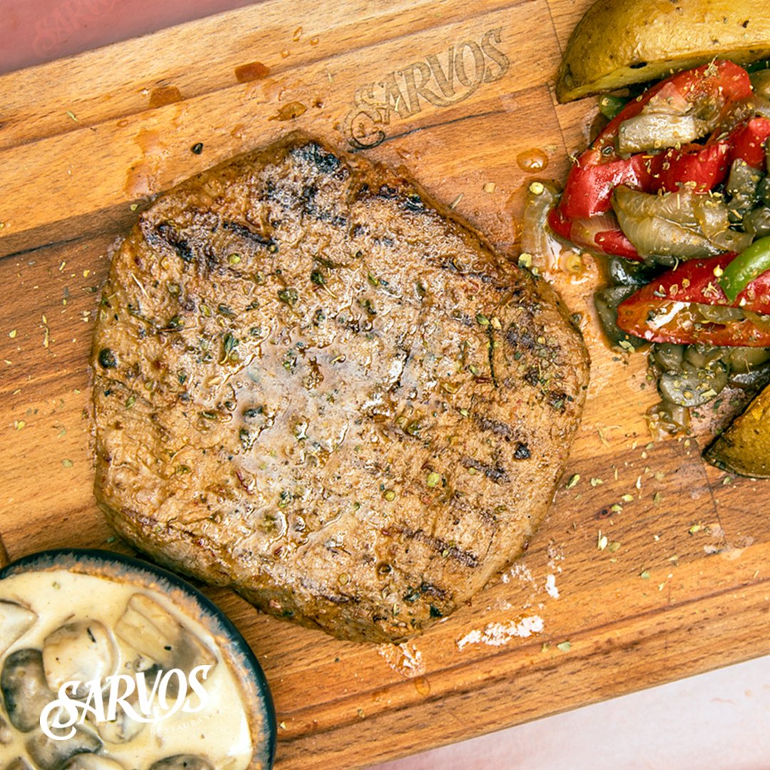 En taze malzemeler ile en iyi pişirme teknikleriyle hazırlanmış Mantar Soslu Bonfile lezzetli bir deneyim sunuyor.
 🥢😋

#sarvosrestaurant #sarvos #turkey #ıstanbul #basaksehir #restaurant #professionel #chef #instafood #eat #dinner #recipe #sushi #dünyamutfagı #lezzet