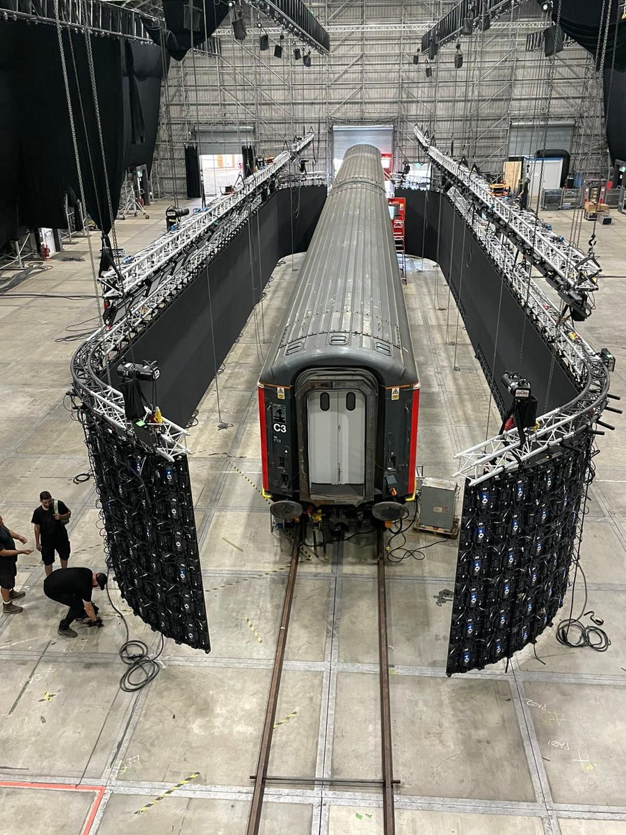 Wrapping trains, buses or planes in LED... <a href="/ImagDisplays/">IMAG</a> have got you covered! Check out one of recent projects with the legends at <a href="/TreeHDigital/">Treehouse Digital</a> 🎬🎥

#virtualproduction #ledwrap #hdr #video #team