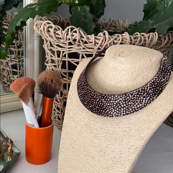 So good I had to share! Check out all the items I'm loving on <a href="/Poshmarkapp/">Poshmark</a> from <a href="/BELLADONNA25/">DONNA M CARBONE</a> #poshmark #fashion #style #shopmycloset #vintage #betseyjohnson: posh.mk/TtNCHudFerb