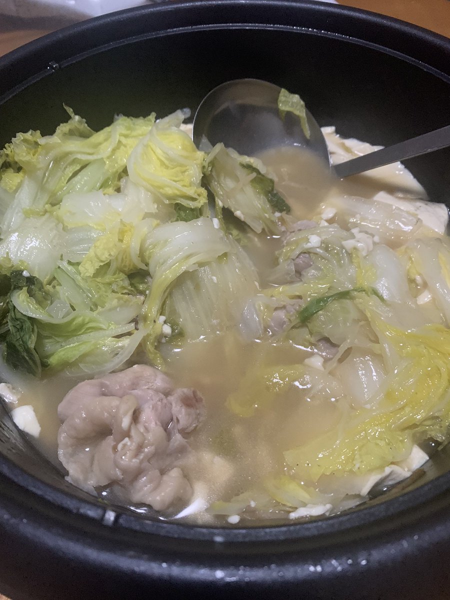 mainichinabeo's tweet photo. レモン鍋追加。早速味ボケた

#毎日おなべ #なべお #なべ #おいしい
 #つぎたし #レモン鍋 #寄せ鍋消えた #鍋は洗わない https://t.co/WFBYqHmX3S