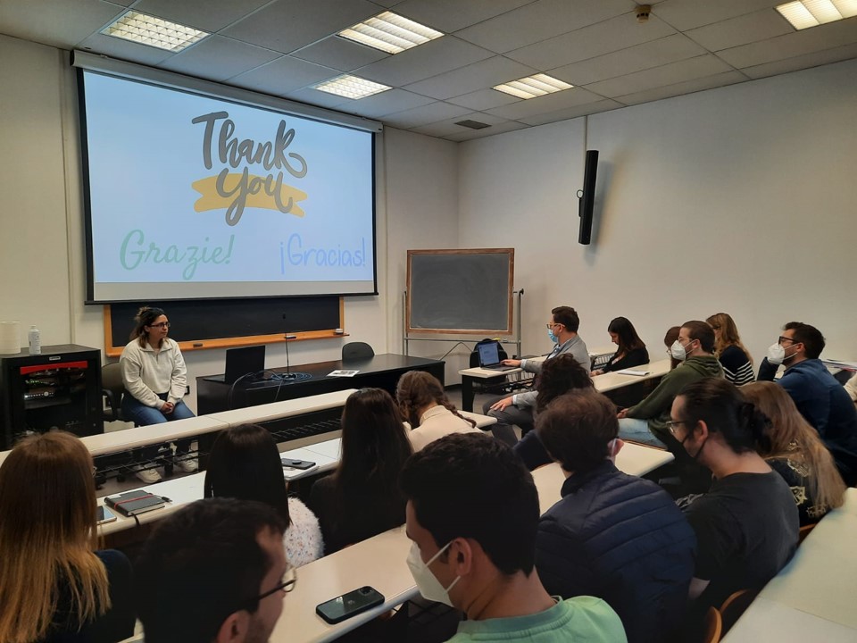 micro4nano's tweet photo. Yanina (@unc_cordoba) presenting her work on "Micro and nanoparticulate drug delivery systems based on complexes of polyelectrolytes with ionizable drugs" ⚗️🧪🙂 @unipr #H2020 #MSCA #research #micro4nano https://t.co/KyFdlORyJM
