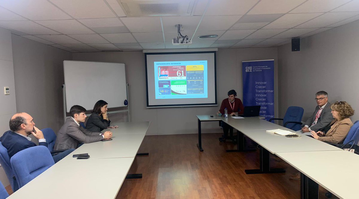 valenciactiva_'s tweet photo. 🔛💡 El teniente alcalde de Desarrollo Innovador, @borsanro, y la dirección de València Activa, se han reunido con el equipo de @ceeivalencia, entidad clave en el impulso del ecosistema valenciano, para reforzar la colaboración para que València se consolide como hub tecnológico https://t.co/CWbPx6ky67