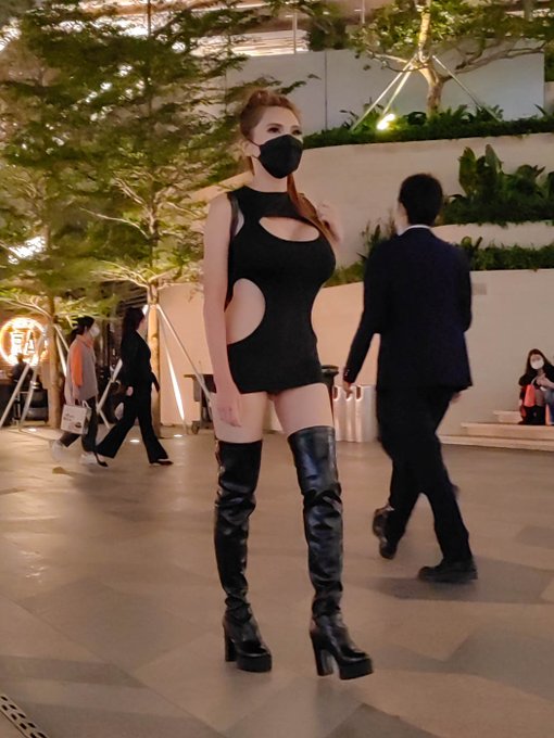 Been really busy lately with new machine tools that came in so not going out much, grabbed a quick bite