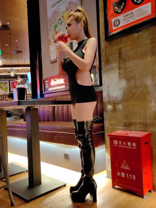 Been really busy lately with new machine tools that came in so not going out much, grabbed a quick bite