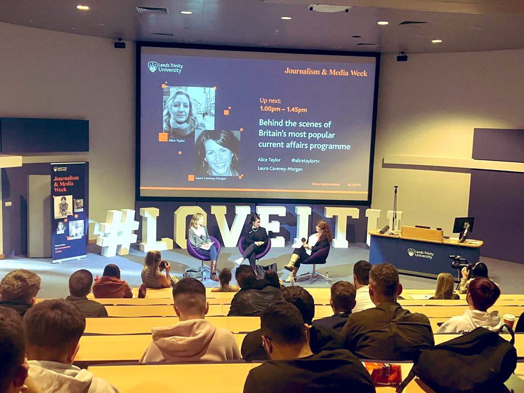 FSkillsCreative's tweet image. Back for the afternoon session at @JournalismWeek #LTJMW students (and staff) loving it