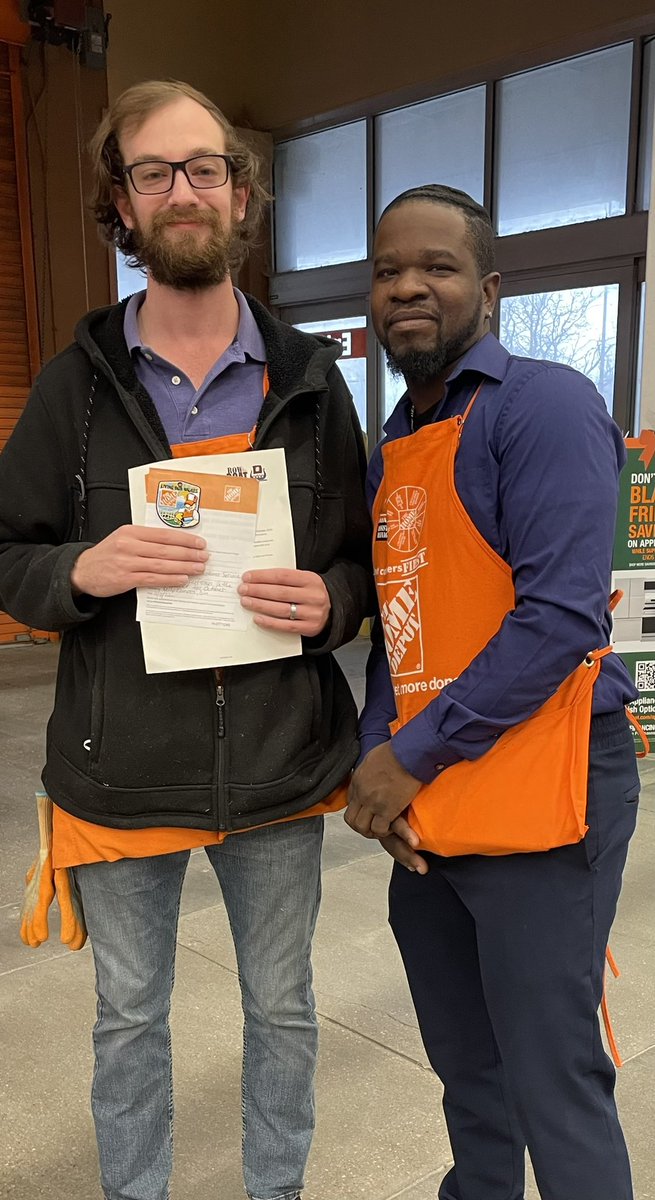 Wanted to take a little time to recognize a couple associates. Tracy was top 3 associate in the District for Credit, and Dylin was recognized for Excellent Customer Service. Thank you guys so much, we appreciate you.  #Extreme3006