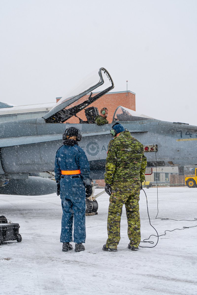RCAFOperations's tweet photo. With the first snowflakes❄️, cold weather air operations have commenced at CFB Cold Lake! Sending warm wishes to all our members supporting fighter training and @NORADCommand missions. #RCAF https://t.co/xEF7U1a4Tn