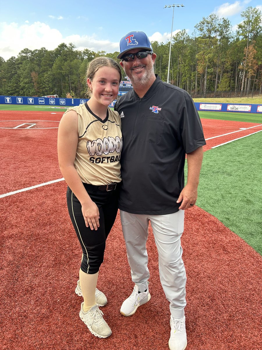 cydney_kate07's tweet photo. had an amazing time @LATechSB camp this weekend! thank you @la_techSBCoachT , @shelbyhiers , and all the other coaches for all the advice, to improve my abilities! always a great weekend to play some softball!!❤️💙@SoftballDown @PlaySoftballNet @lavoodooallen https://t.co/sGCAPg7s65