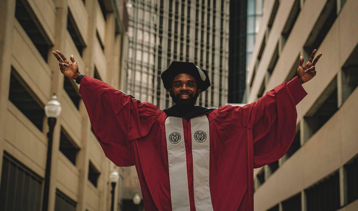 DaVonti_'s tweet photo. Happy National First Generation Day to all my fellow #firstgen college students and graduates out there—especially my fellow @OhioState Buckeyes, First-Gen doctors, and @TempleUniv Owls!
#GoBucks #FirstToFly #CelebrateFirstGen #GoVote #GOTV https://t.co/6YGdZwMi3W
