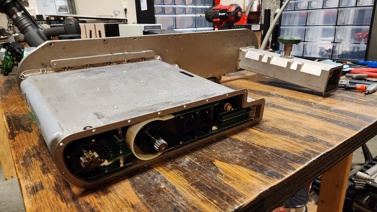 Parametric_Tim's tweet photo. Tearing down the #packbot Scout to fix a problem on one of the driver boards. All good to go now.
#robot https://t.co/XsqI1ud1hR