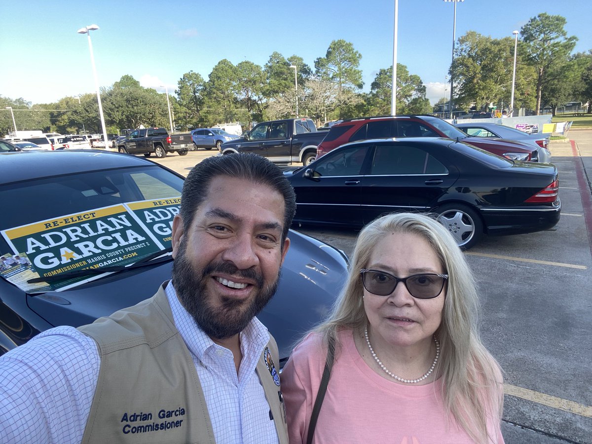 AdrianGarciaHTX's tweet photo. Great vibes at #ClearLake where there were no lines! #VoteForAdrianGarcia #UncleSamWantsYouToVoteForAdrian https://t.co/4bX8Xq9znD